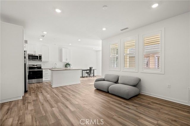 6123 Valentina Way 303, Eastvale, CA 92880