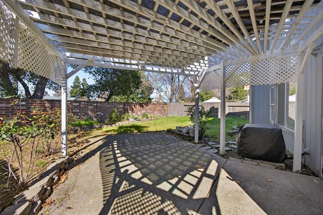 9050 Duovo Way, Elk Grove, CA 95758