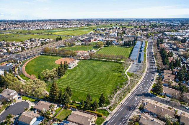 9050 Duovo Way, Elk Grove, CA 95758