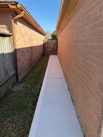 7318 Caddo Lake Lane, Houston, TX 77083