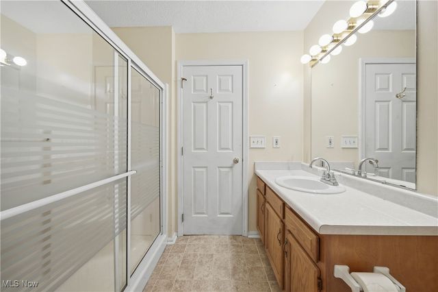 6686 Hogan Way NW, Canton, OH 44718