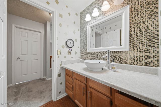 6686 Hogan Way NW, Canton, OH 44718