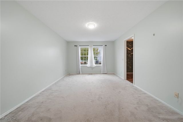 6686 Hogan Way NW, Canton, OH 44718