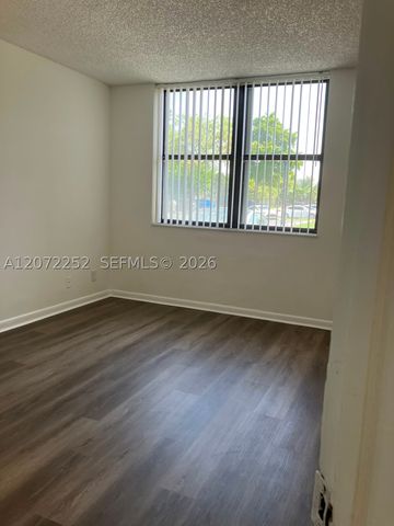 213 Lake Pointe Dr 112, Oakland Park, FL 33309
