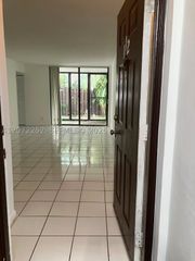 213 Lake Pointe Dr 112, Oakland Park, FL 33309