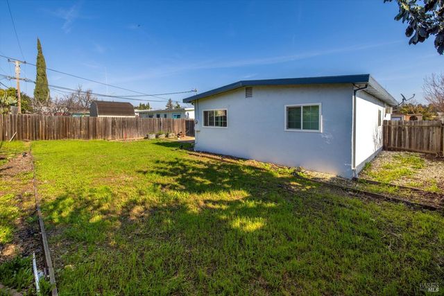 2219 Nottingham Dr, Fairfield, CA 94533