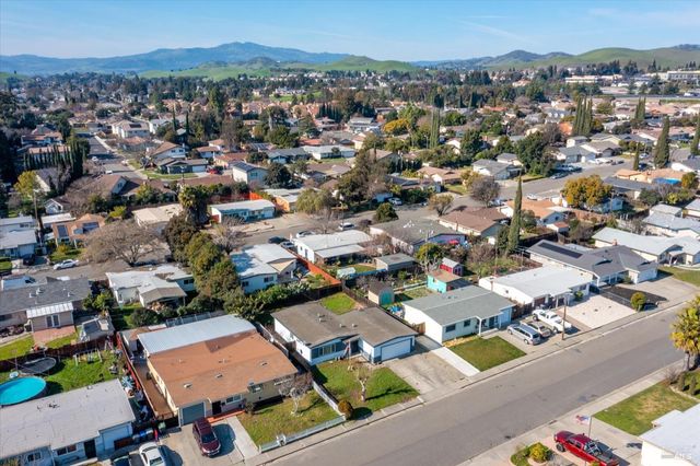 2219 Nottingham Dr, Fairfield, CA 94533