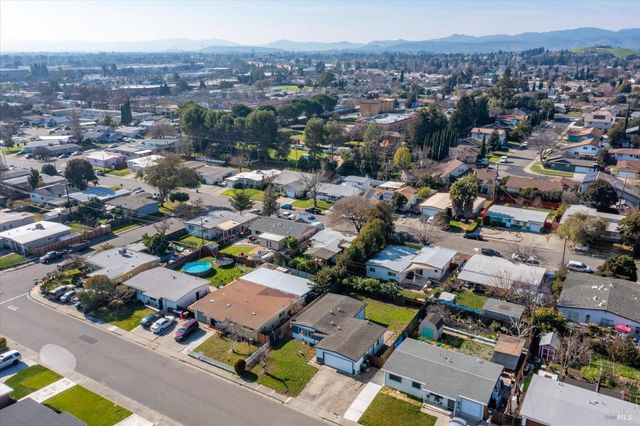 2219 Nottingham Dr, Fairfield, CA 94533