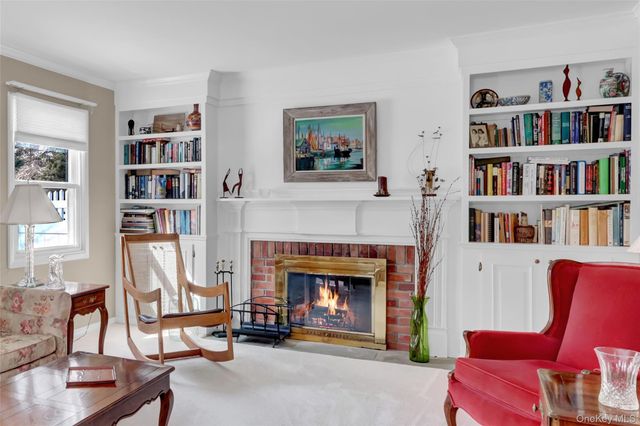 286 Hallock Road, Stony Brook, NY 11790