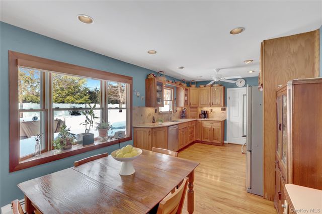 286 Hallock Road, Stony Brook, NY 11790