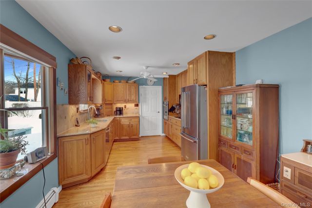 286 Hallock Road, Stony Brook, NY 11790