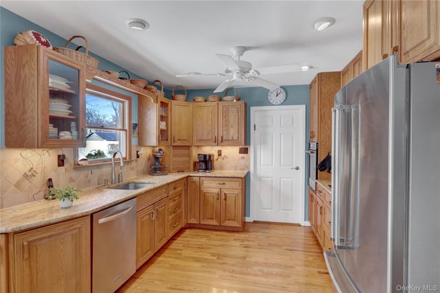 286 Hallock Road, Stony Brook, NY 11790