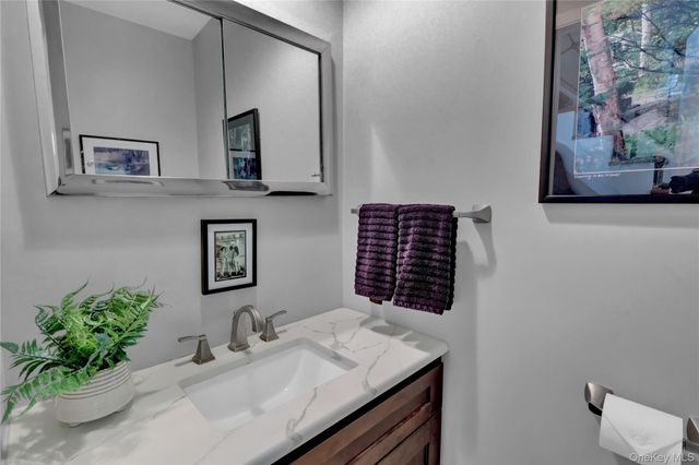 286 Hallock Road, Stony Brook, NY 11790