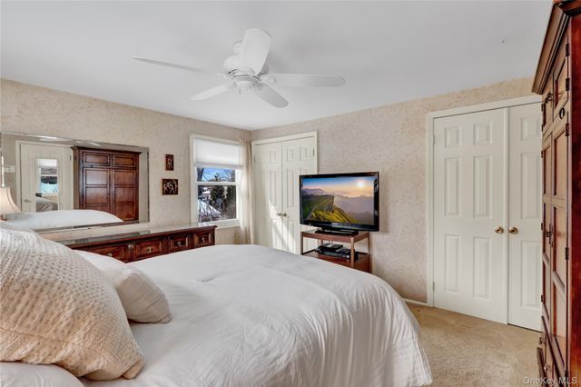 286 Hallock Road, Stony Brook, NY 11790