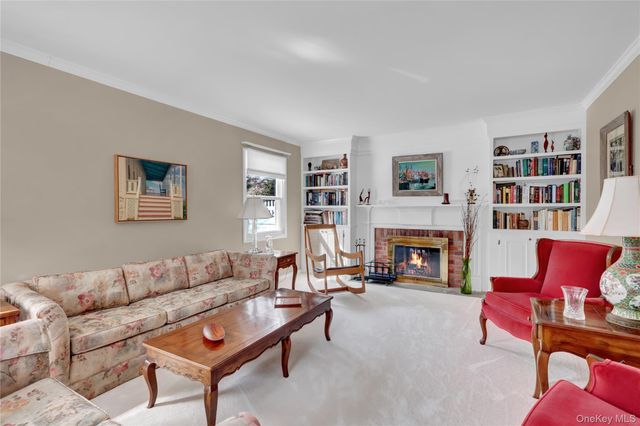 286 Hallock Road, Stony Brook, NY 11790