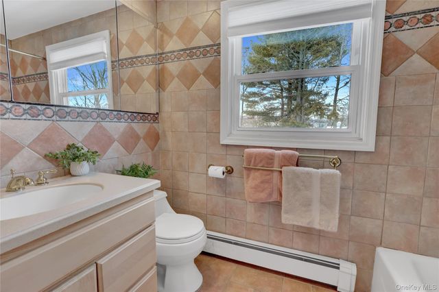 286 Hallock Road, Stony Brook, NY 11790