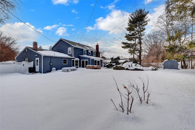 286 Hallock Road, Stony Brook, NY 11790