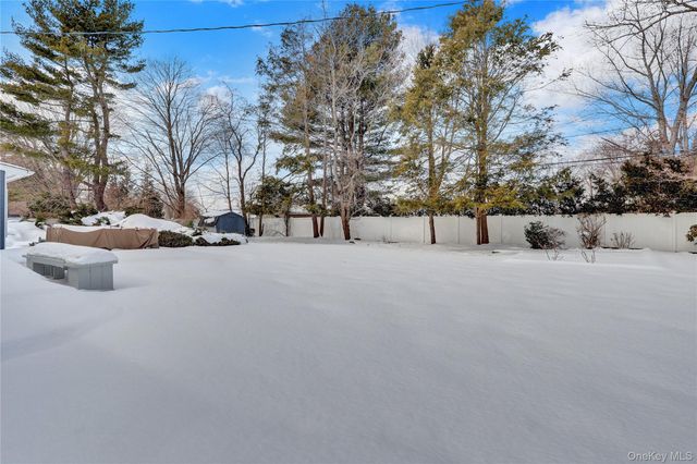 286 Hallock Road, Stony Brook, NY 11790