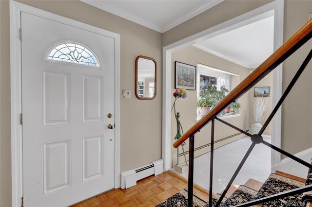 286 Hallock Road, Stony Brook, NY 11790