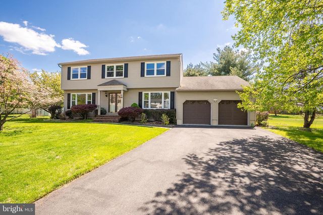 14 DOV PLACE, Kendall Park, NJ 08824