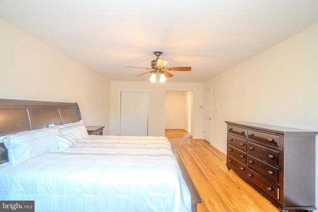 14 DOV PLACE, Kendall Park, NJ 08824
