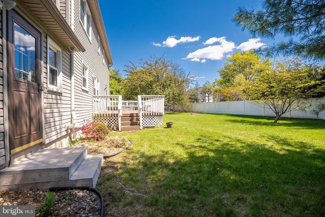 14 DOV PLACE, Kendall Park, NJ 08824