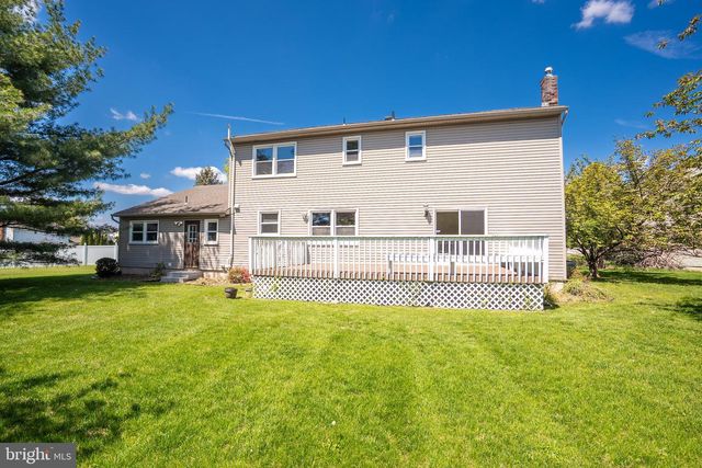 14 DOV PLACE, Kendall Park, NJ 08824