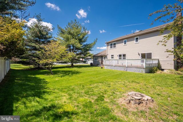 14 DOV PLACE, Kendall Park, NJ 08824