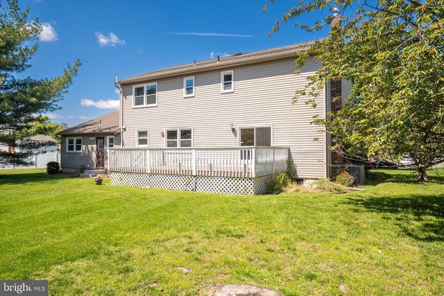 14 DOV PLACE, Kendall Park, NJ 08824