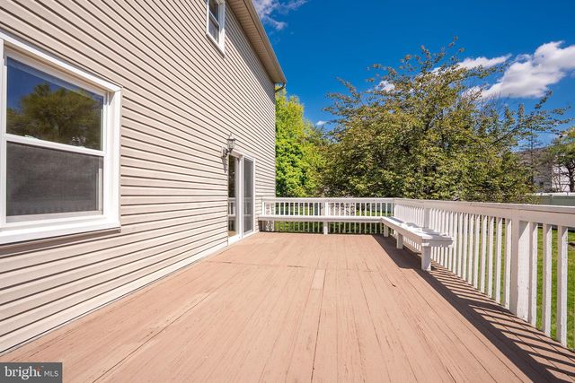 14 DOV PLACE, Kendall Park, NJ 08824
