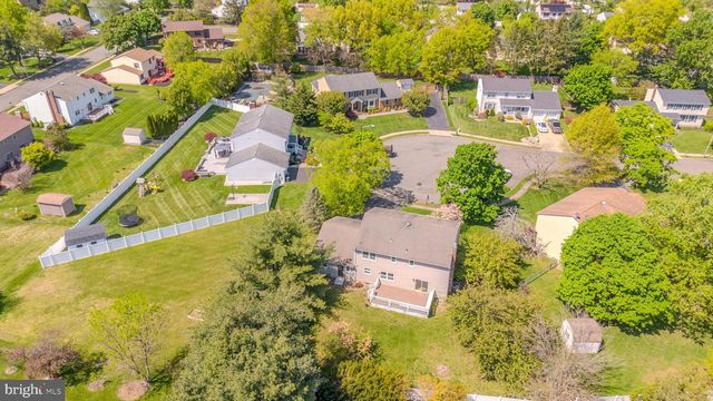 14 DOV PLACE, Kendall Park, NJ 08824