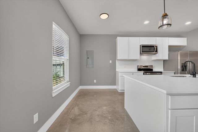 2817 Clinton Avenue, Fort Worth, TX 76106