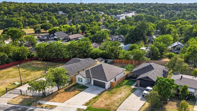 2817 Clinton Avenue, Fort Worth, TX 76106