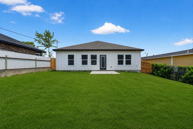 2817 Clinton Avenue, Fort Worth, TX 76106