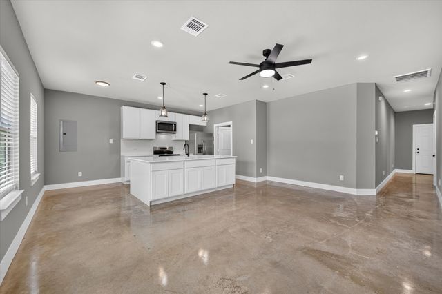 2817 Clinton Avenue, Fort Worth, TX 76106