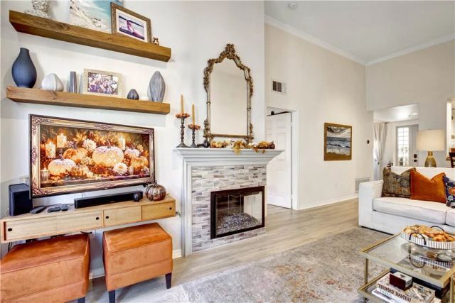 2253 Martin 420, Irvine, CA 92612