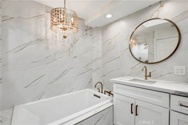 2253 Martin 420, Irvine, CA 92612