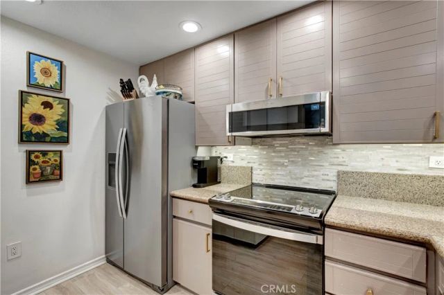 2253 Martin 420, Irvine, CA 92612
