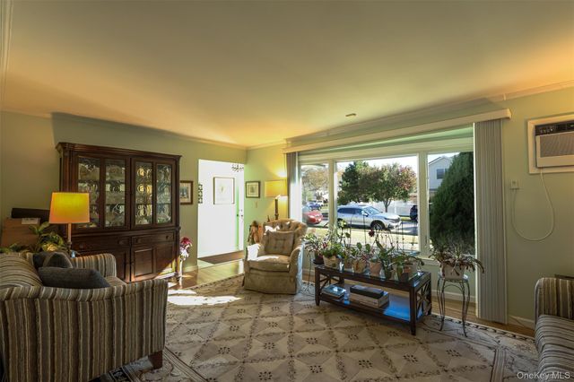 469 E Fulton Street, Long Beach, NY 11561