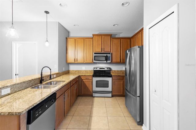 9277 SHEPTON STREET, Orlando, FL 32825