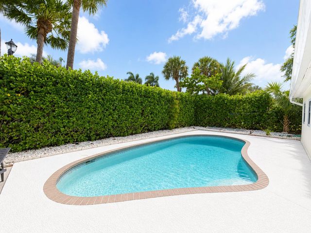 2395 Idlewild Road, Palm Beach Gardens, FL 33410