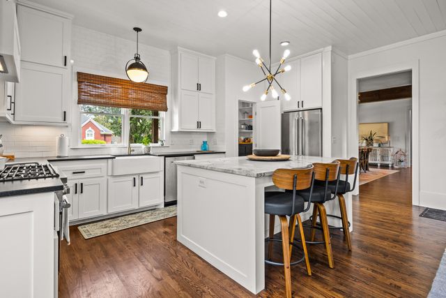 507 Greenhill Park Avenue, Mt Pleasant, TX 75455