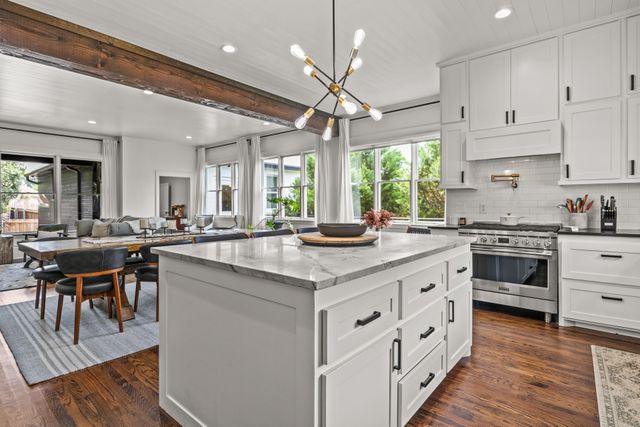 507 Greenhill Park Avenue, Mt Pleasant, TX 75455