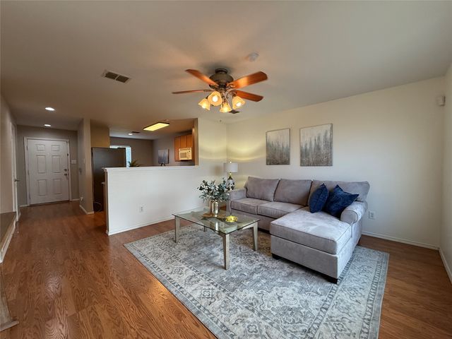 1452 Castle Ridge Road, Fort Worth, TX 76140