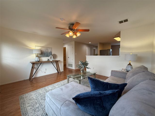 1452 Castle Ridge Road, Fort Worth, TX 76140