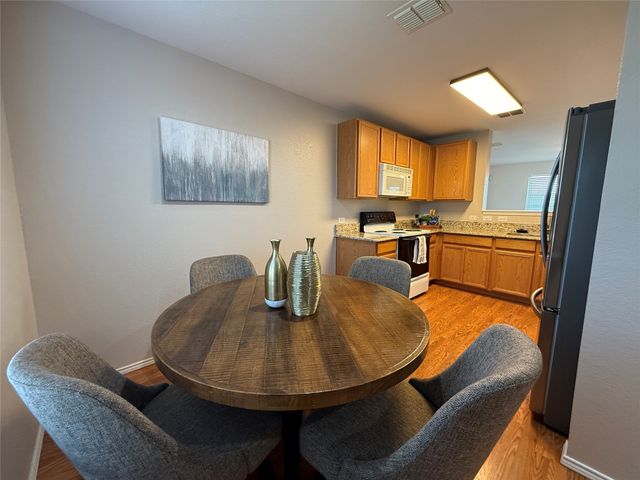 1452 Castle Ridge Road, Fort Worth, TX 76140