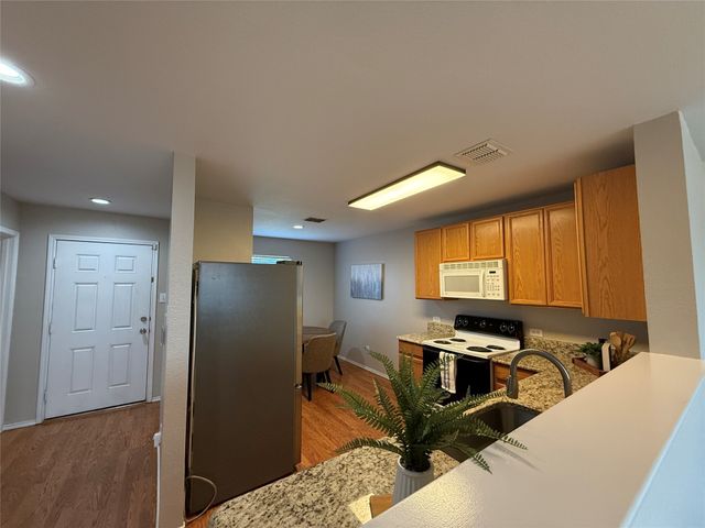 1452 Castle Ridge Road, Fort Worth, TX 76140