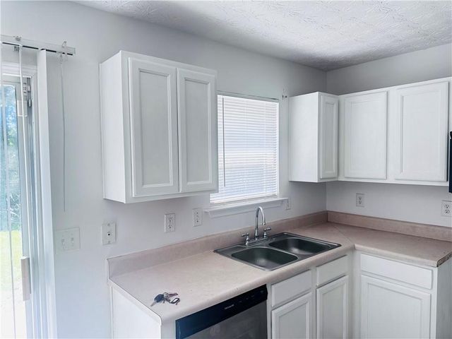 9432 Lakeview Road, Union City, GA 30291