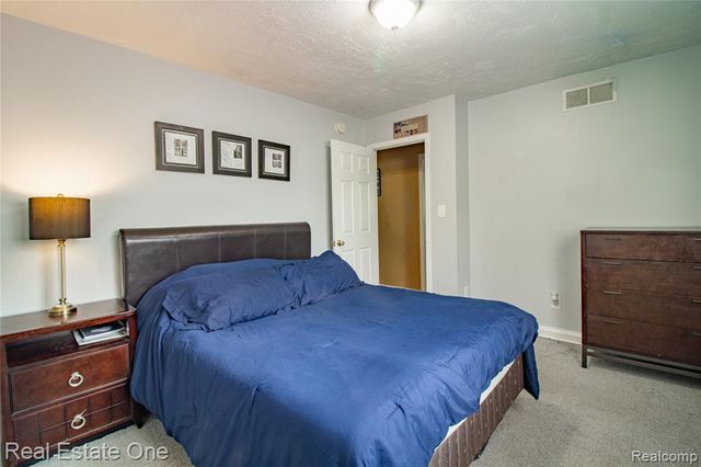44220 Saltz Road, Canton, MI 48187