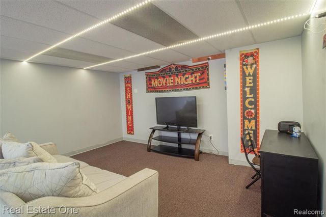 44220 Saltz Road, Canton, MI 48187